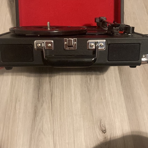 CROSLEY Suitcase Turntable Record Player in Black - Picture 4 of 8